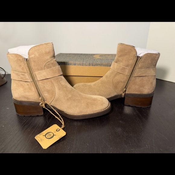 Born Tori Suede Heeled Boots Taupe Womans EU 40/US 8.5M - Picture 9 of 16